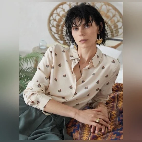 EQUIPMENT Silk Blouse Elephant India Novelty SMALL Beige - Picture 10 of 16